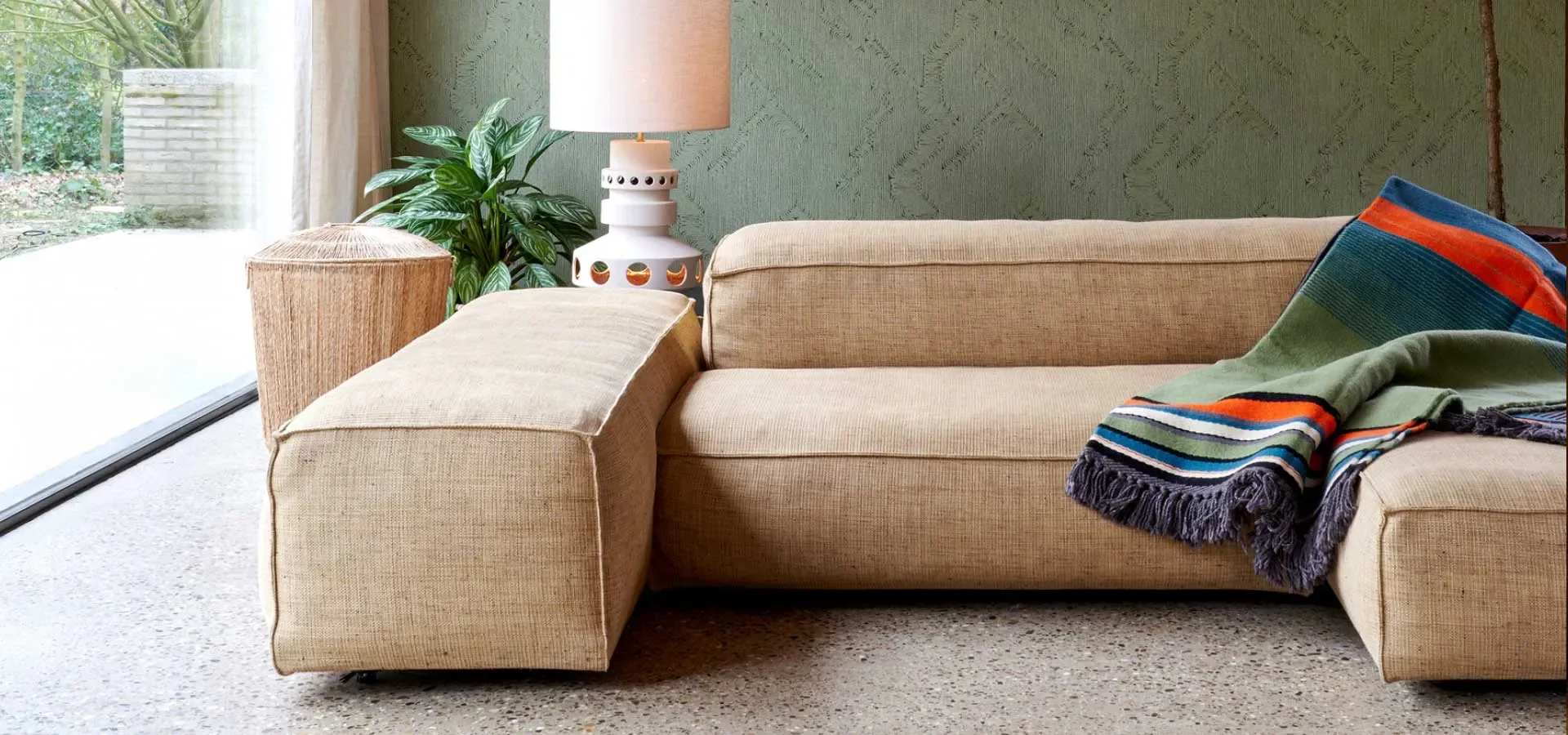 688-T_32_header_1920x900.webp 688-T_32_header_1920x900.webp