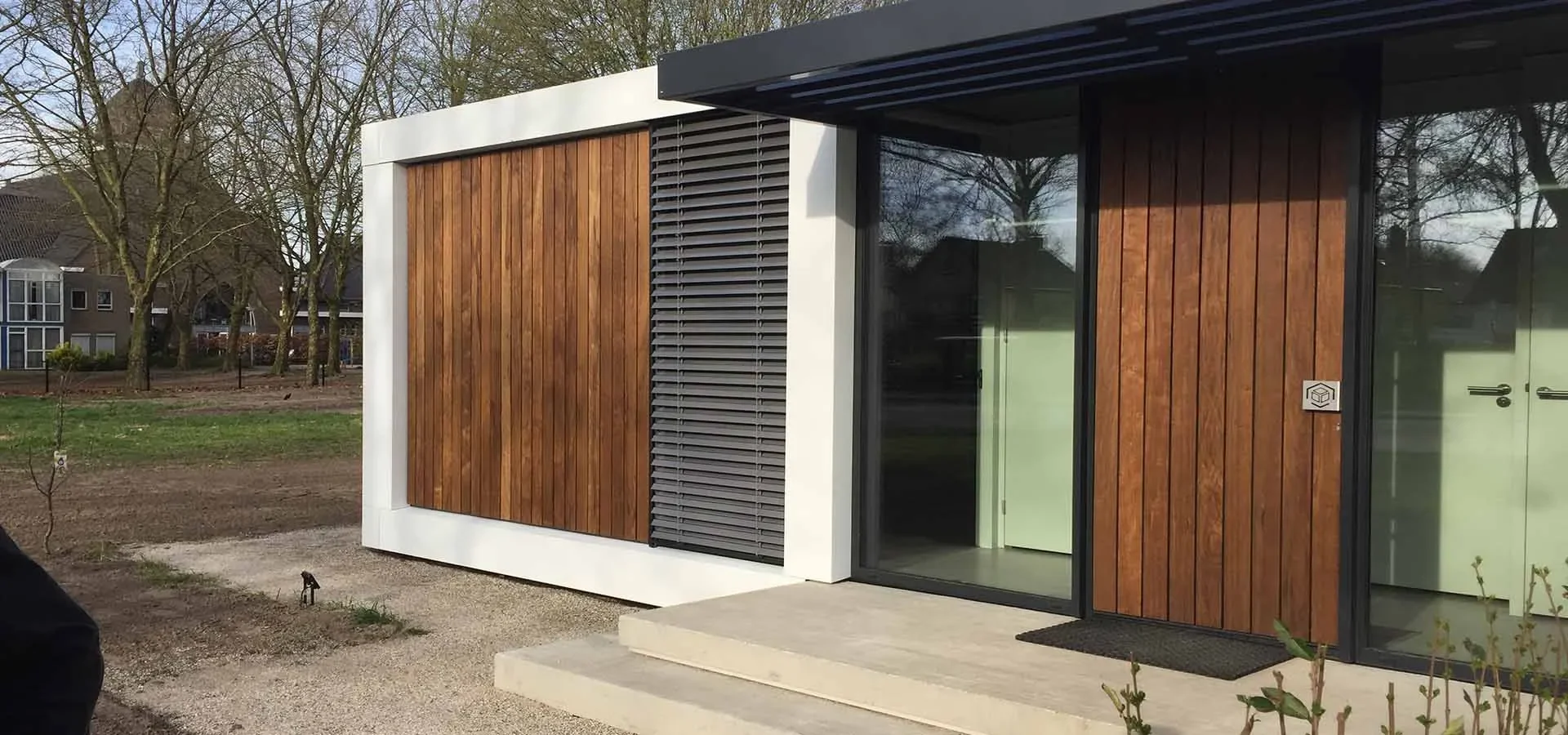 692-buitenzonwering_buitenjaloezie_header.webp 692-buitenzonwering_buitenjaloezie_header.webp