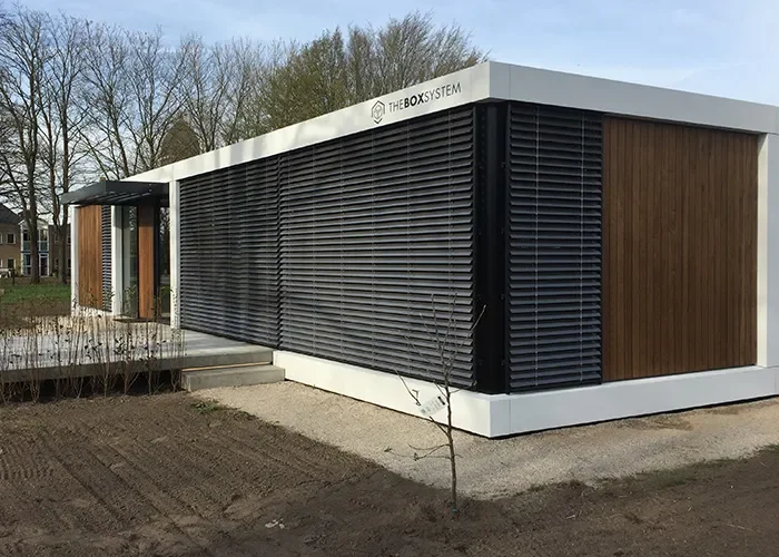 buitenzonwering_buitenjaloezie_sfeer700_1 buitenzonwering_buitenjaloezie_sfeer700_1